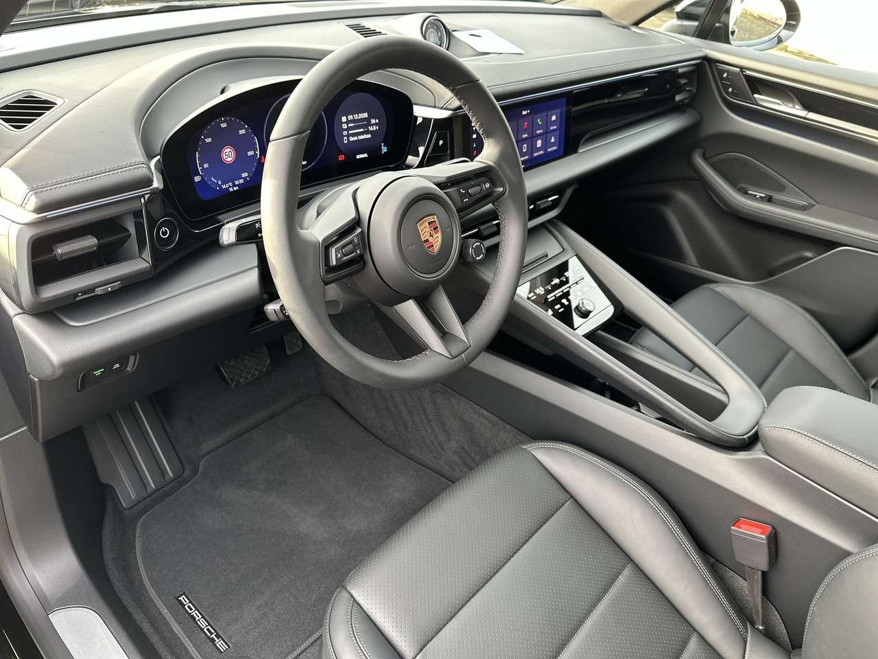 Porsche Macan 4ELEK/21"/PANODAK/TREKH/LEDER/ADAPT SNELHEIDSREG — foto 18 van 19