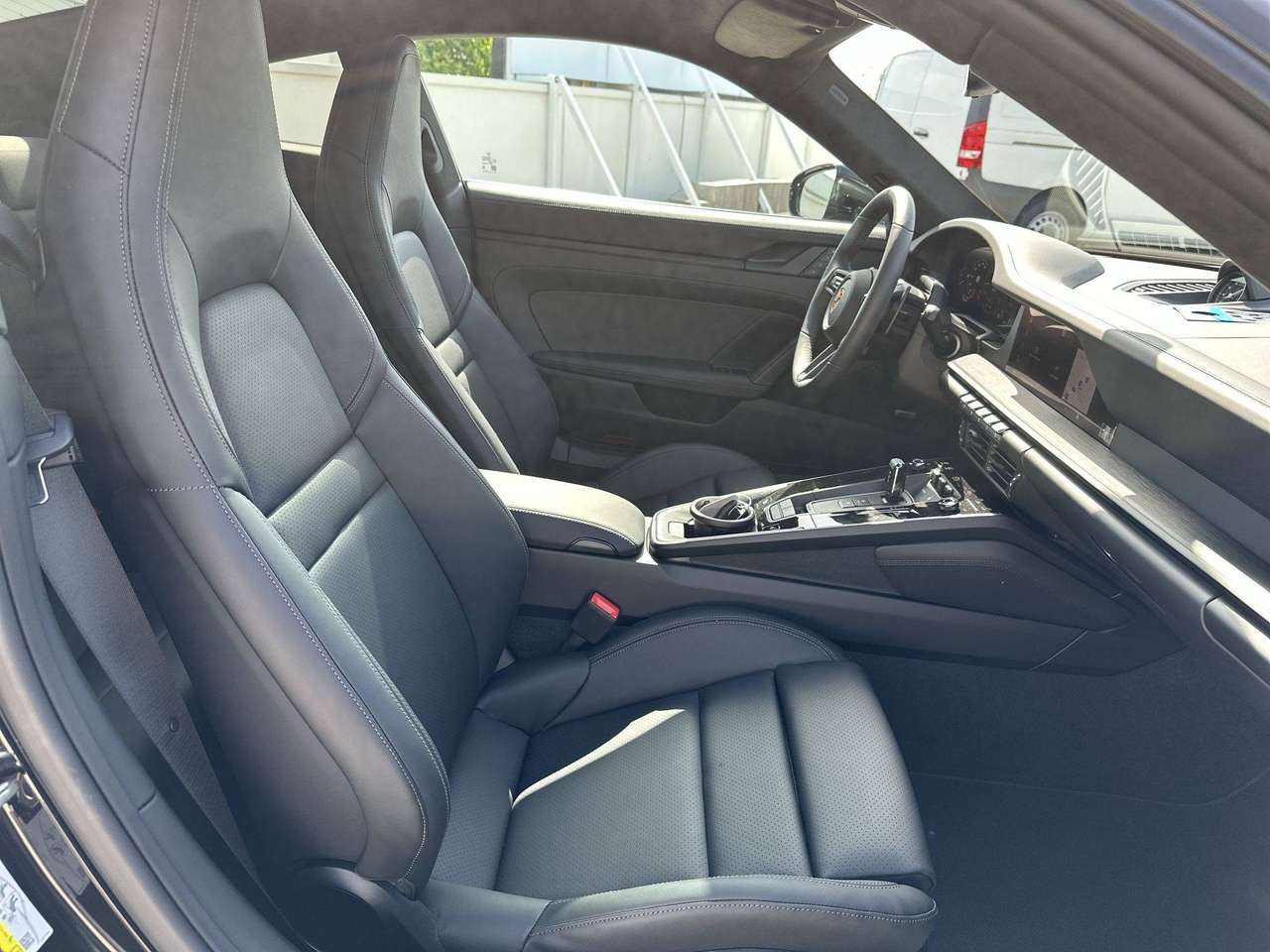 Porsche 992 4 GTS Schuifdak Exterieurpakket zwart Lift vooras — foto 15 van 16