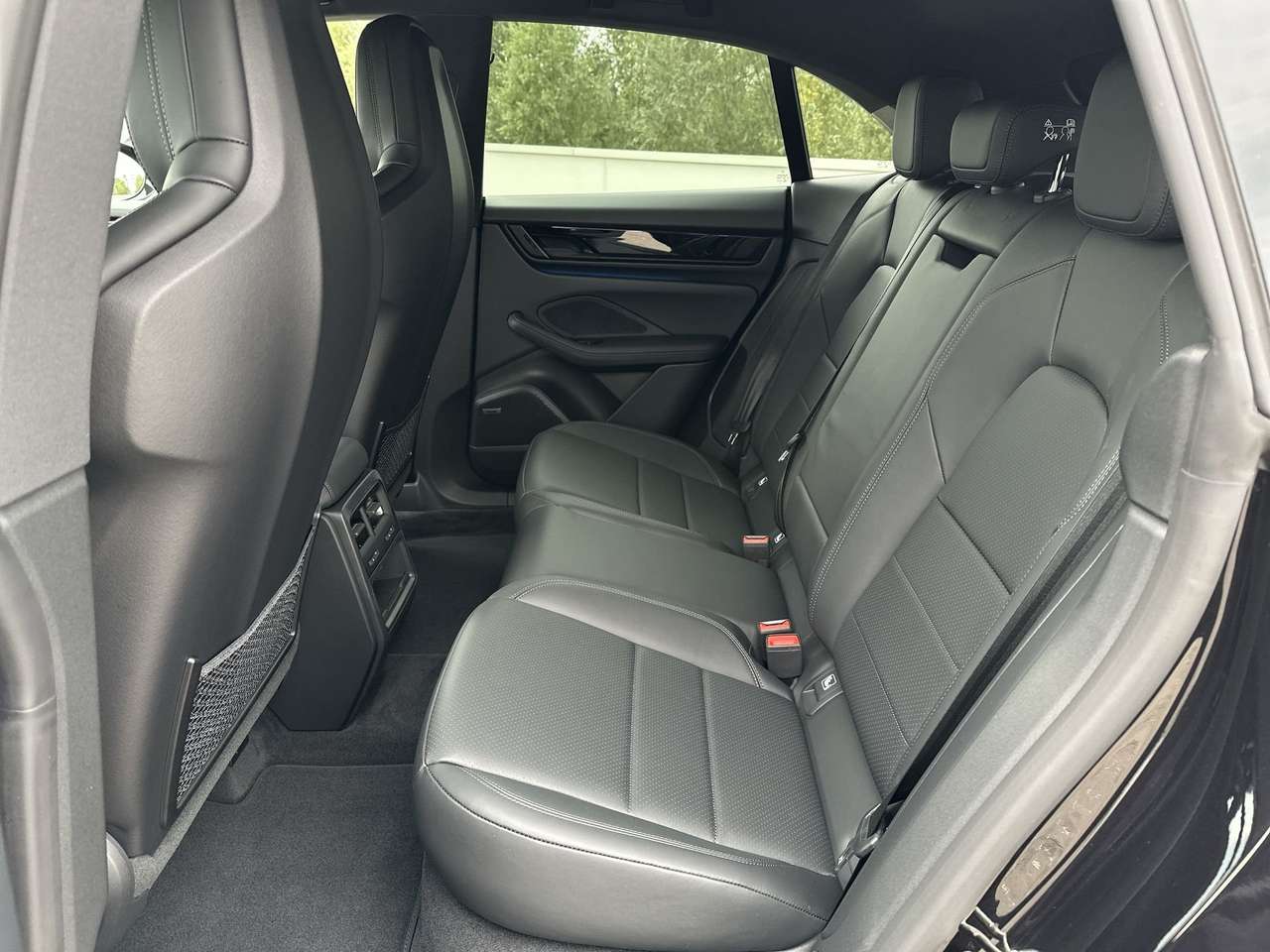 Porsche Macan 4ELEK/LUCHTVER/20"/TREKH/BOSE/LEDERPAKKET — foto 15 van 18