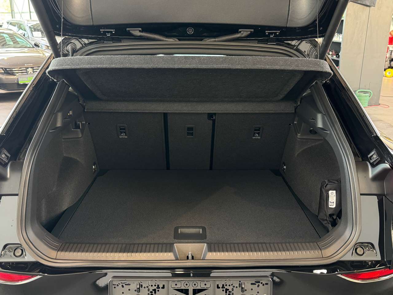 Volkswagen T-Roc 1.5 eTSI mHEV DSG R-Line 'Nieuw model' — foto 5 van 21