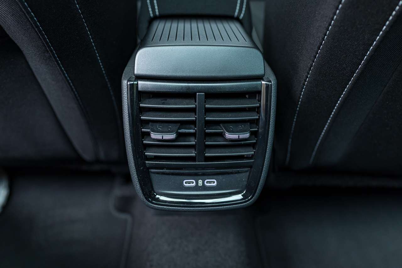 Skoda Kamiq MONTE CARLO|2J-GARANTIE|PANO|ACC|LA|HEATEDSEATS| — foto 16 van 25