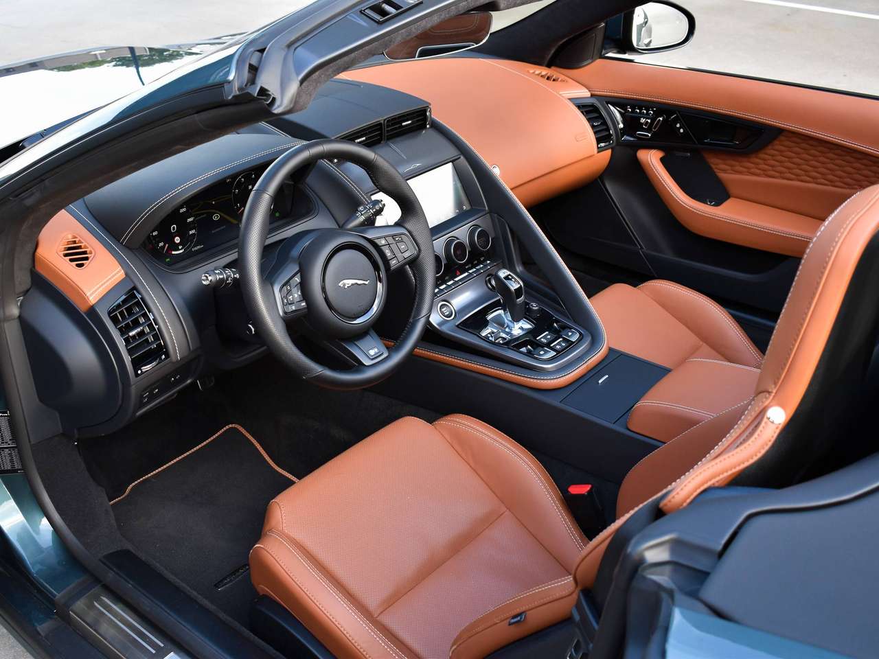 Jaguar F-Type 5.0 V8 R Cabriolet AWD P575 / Giola Green / Black Pack / FULL — foto 6 van 25