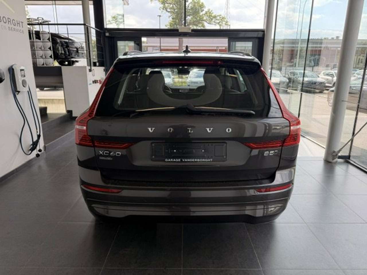 Volvo XC60 PLUS DARK B5  AWD AUTOMAAT +TAL VAN OPTIES — foto 5 van 22