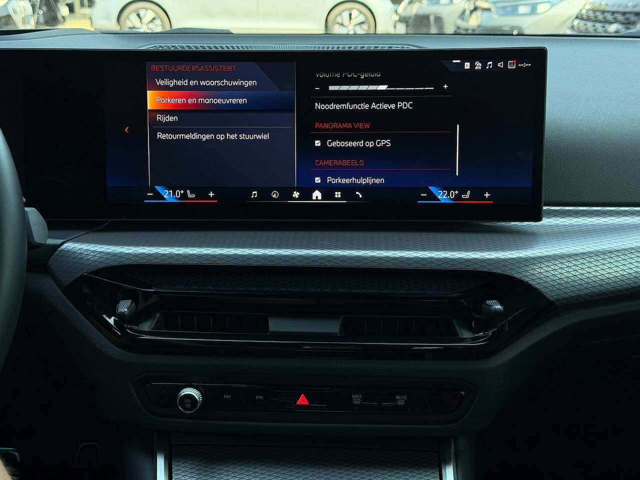 BMW 330 PHEV M-SPORT HEAD-UP LASER MEMORY SEATS CARPLAY ACC — foto 20 van 25