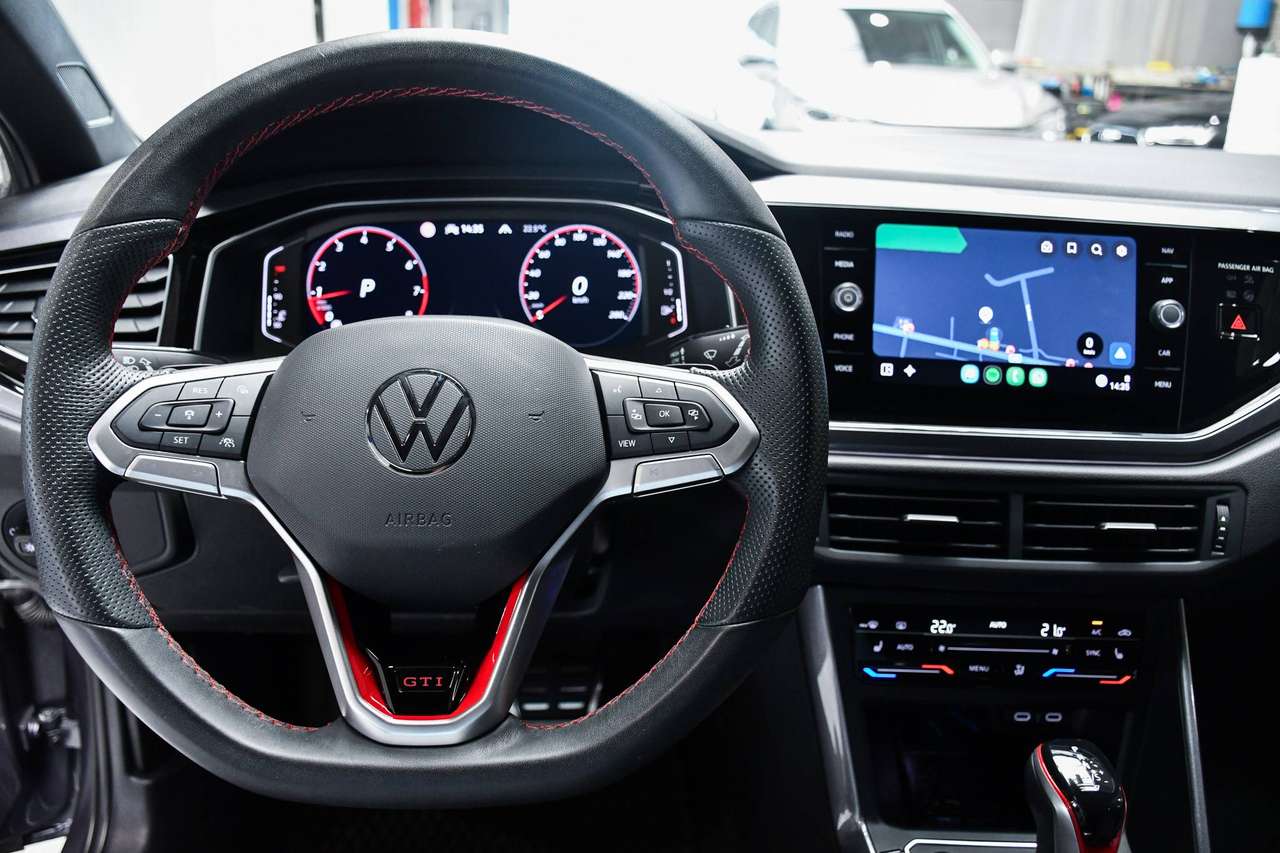 Volkswagen Polo GTI Polo GTI 2.0 TSI DSG - NAVIGATIE VIA SMARTLINK / CAMERA / BLIS / ACC / PDC — foto 17 van 20