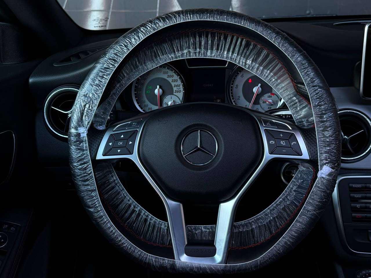 Mercedes-Benz CLA 200 Night Pack AMG LINE — foto 7 van 19