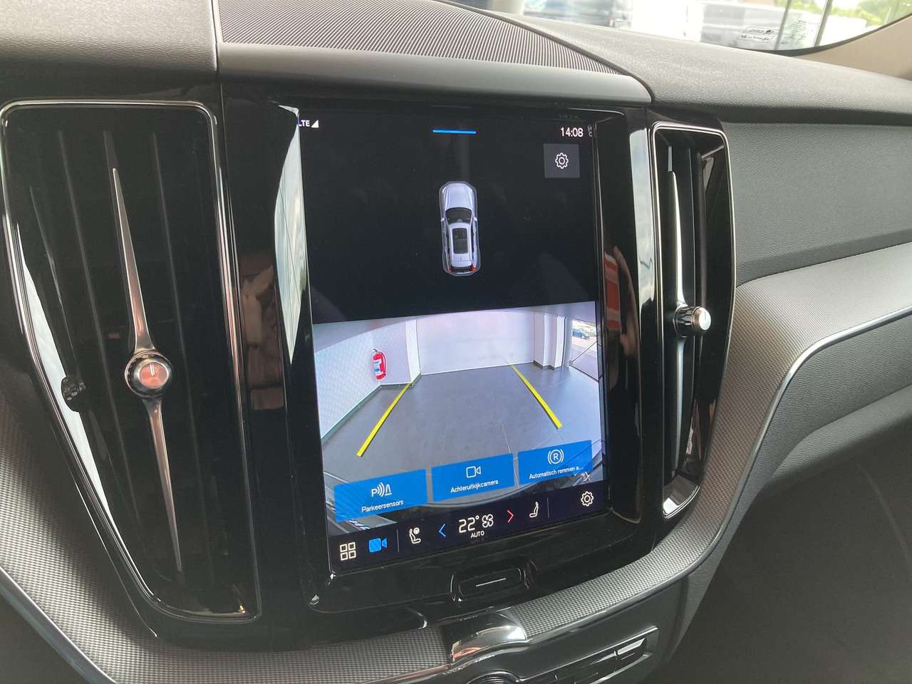 Volvo XC60 PLUS DARK HYBRID BENZINE AUTOMAAT 43000KM!!!! — foto 10 van 17