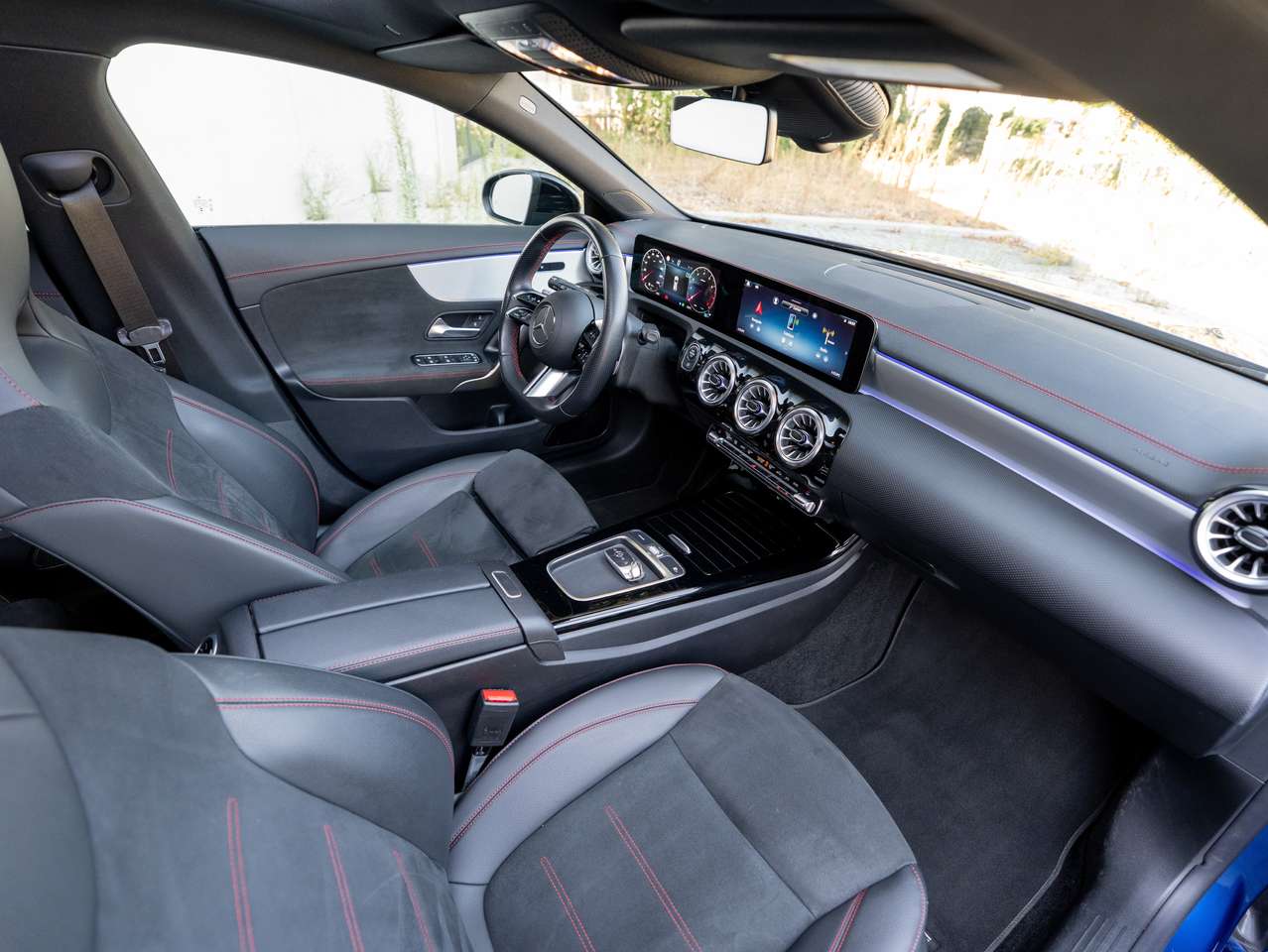 Mercedes-Benz CLA 180 CLA180 AMG-LINE/PANO DAK/CAMERA/ZETELVERWARMING/ADAP CRUISE CONTROL/FACELIFT MODEL/APPLE CARPLAY — foto 21 van 22