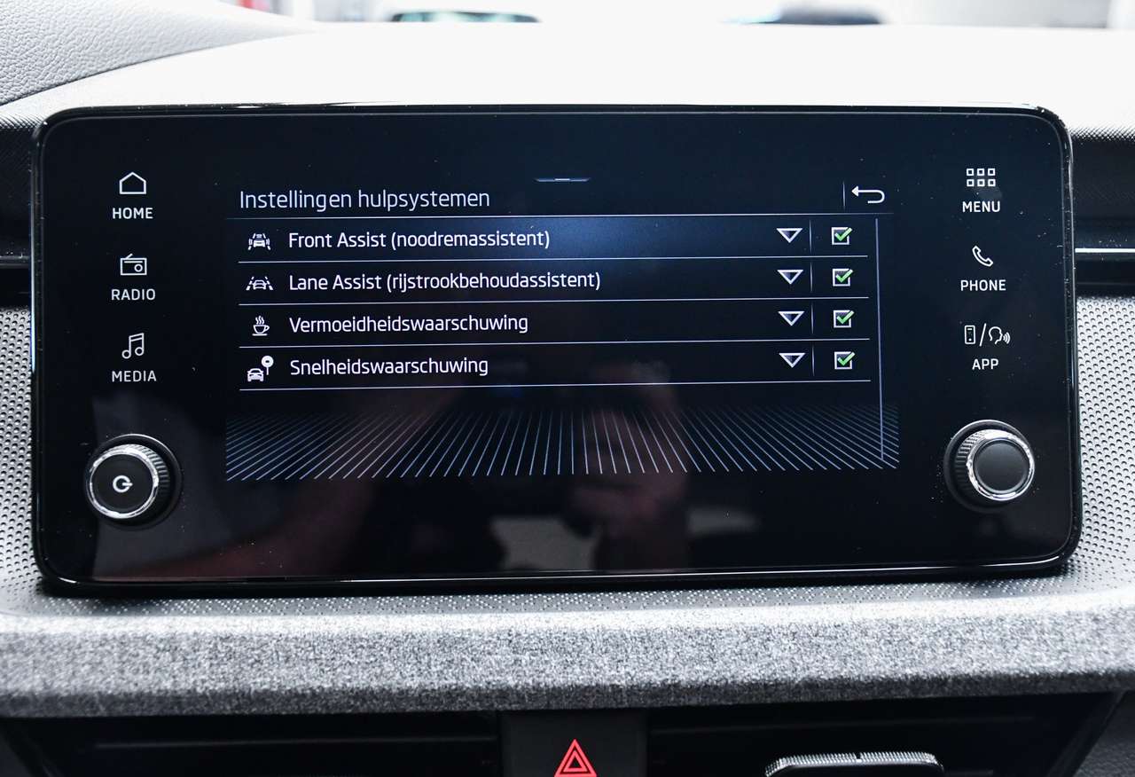Skoda Kamiq Kamiq 1.0 TSI Selection DSG - NAVI SMARTLINK / PDC — foto 12 van 18