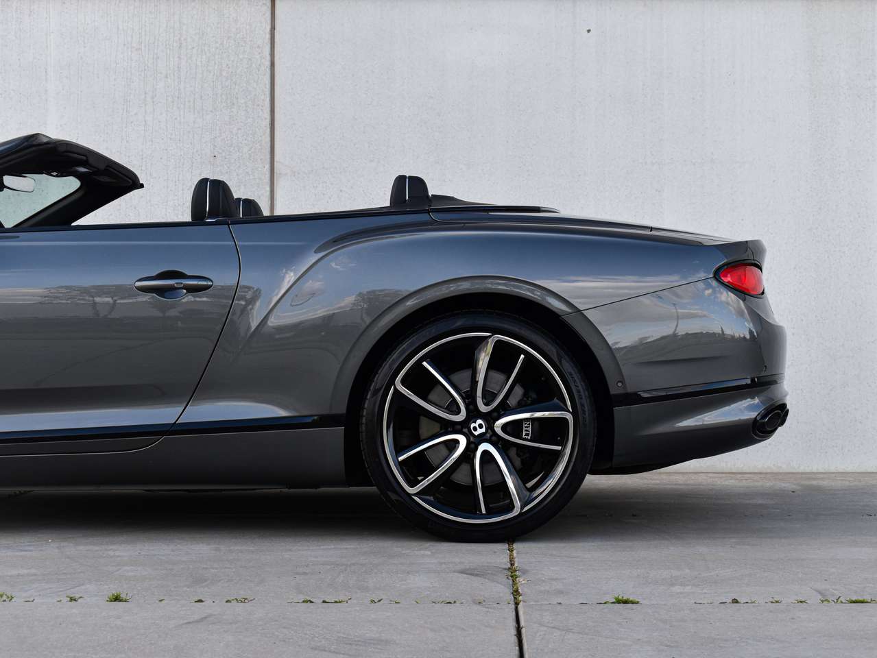Bentley Continental GTC 4.0 V8 Mulliner - Blackline - NP: €309.996,- — foto 11 van 25