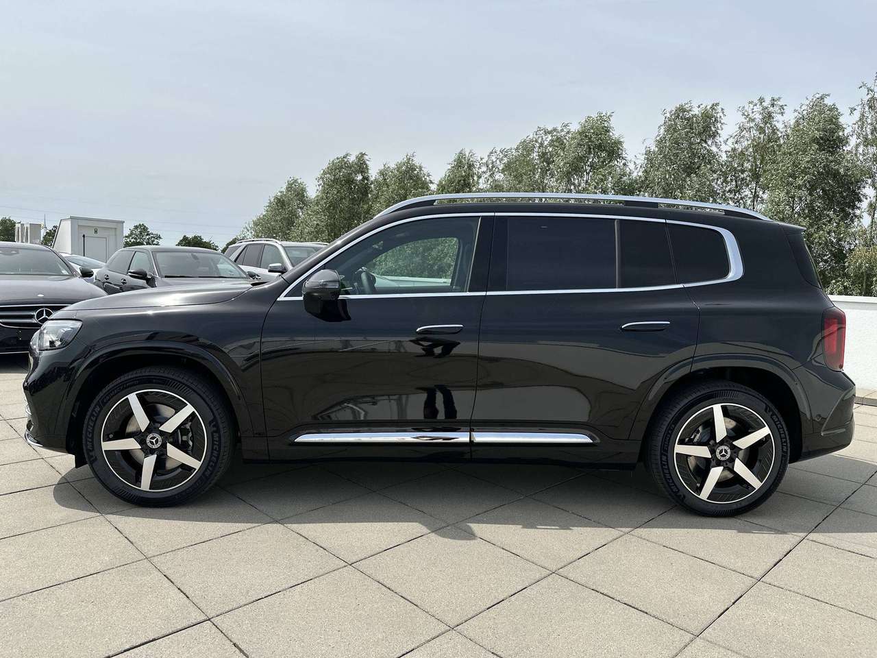 Mercedes-Benz GLB 250 + Electric  AMG Pano dak Burmester Multibeam Memory Distronic — foto 3 van 19