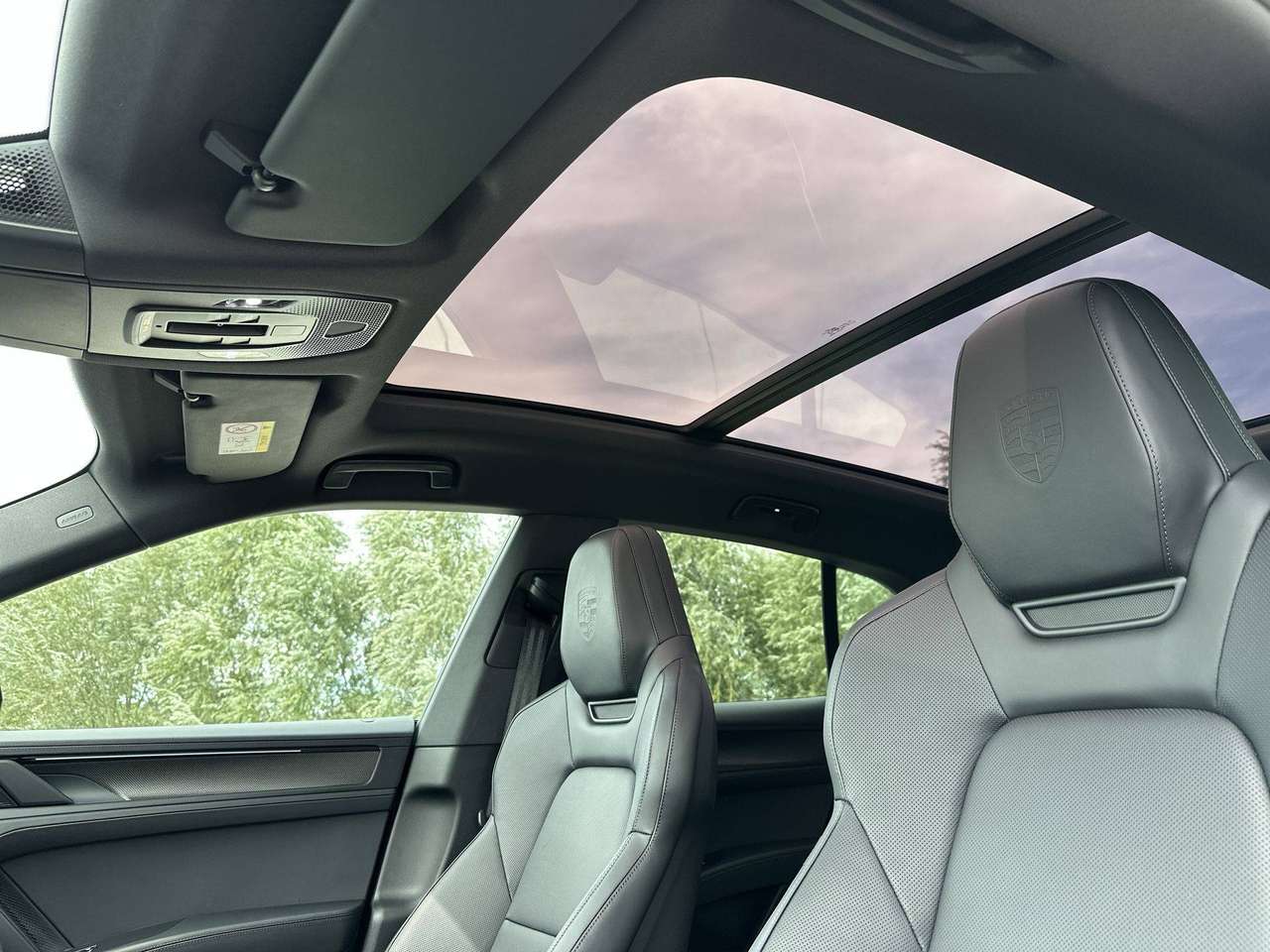 Porsche Cayenne ELECTRIC Trekhaak Pano Dak 22"Achterasbesturing Sport design pakket — foto 13 van 19