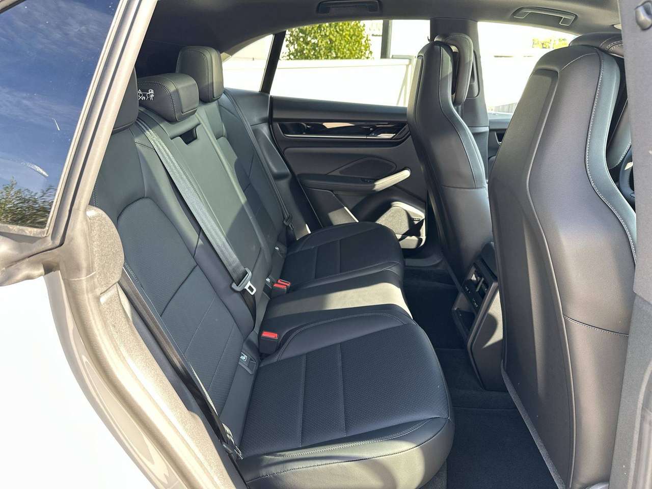 Porsche Macan ELECTRIC Trekhaak Pano Dak 22" RS Spyder  Bose Sportdesignpakket — foto 17 van 19