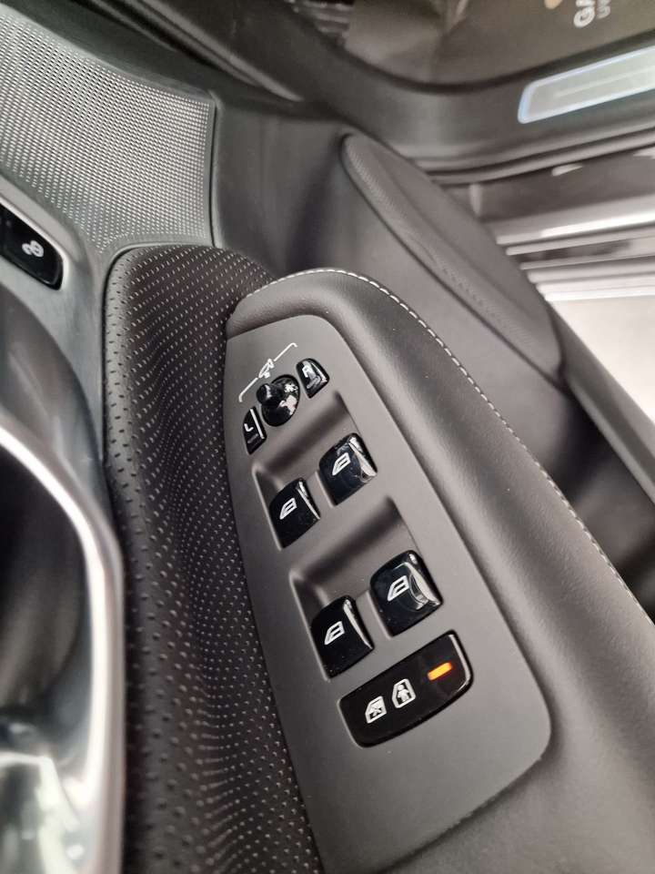 Volvo XC90 ULTIMATE PHEV 7 ZIT-LUCHTVERING-BOWERS & WILKINS — foto 16 van 20