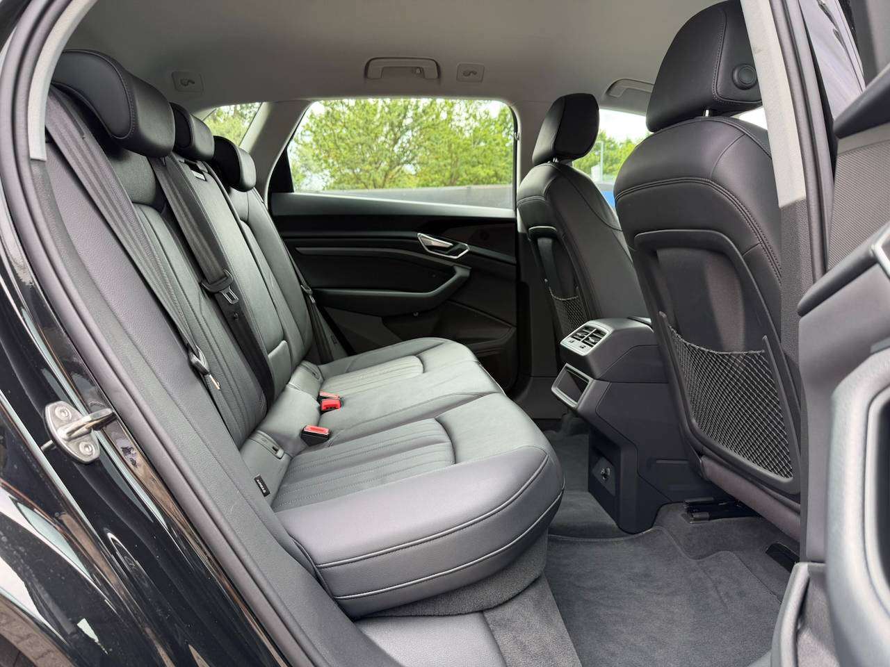 Audi e-tron 95 kWh 55 LEDER QUATTRO S-LINE CAMERA ELEKKOFFER KEYLESS — foto 7 van 14