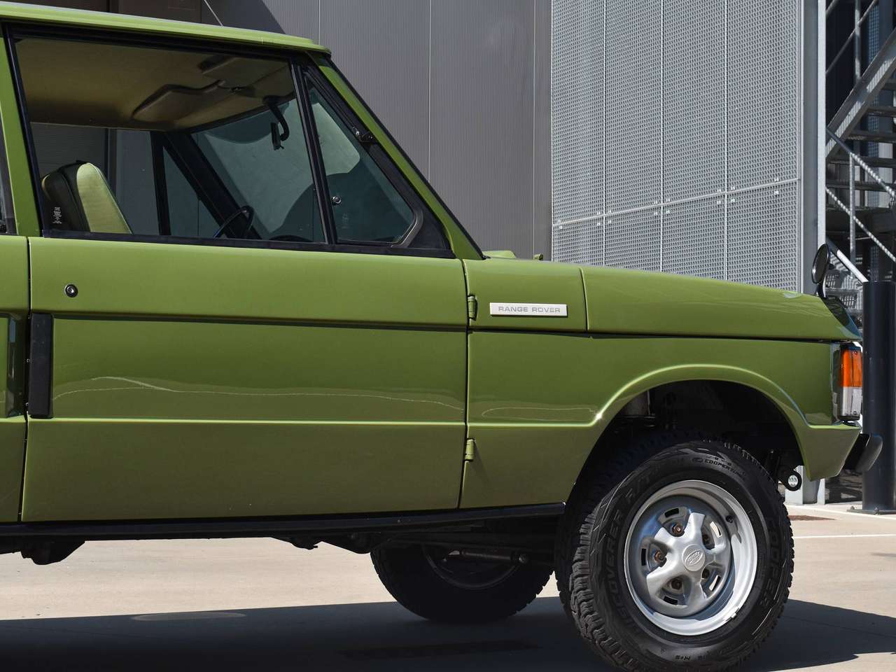 Land Rover Range Rover Classic V8 / Warwick Green / Restored / Suffix D — foto 17 van 19