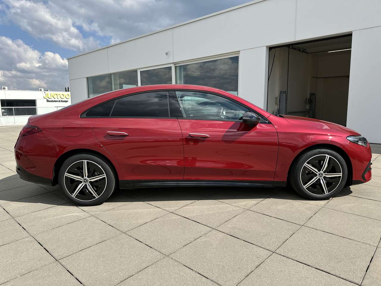 Mercedes-Benz CLA 250 + AMG LINE Electric — foto 4 van 19
