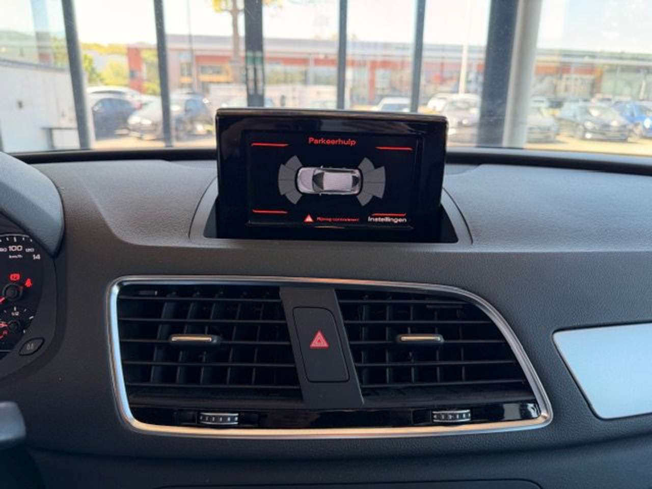 Audi Q3 BENZINE-AUTOMAAT-LEDER-XENON-GPS — foto 14 van 21