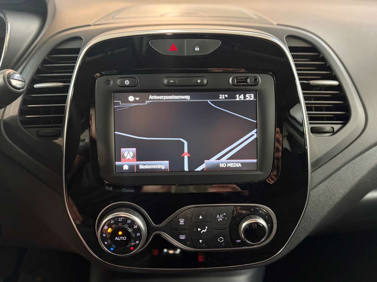 Renault Captur Limited | Apple CarPlay | Cruise Control — foto 10 van 15