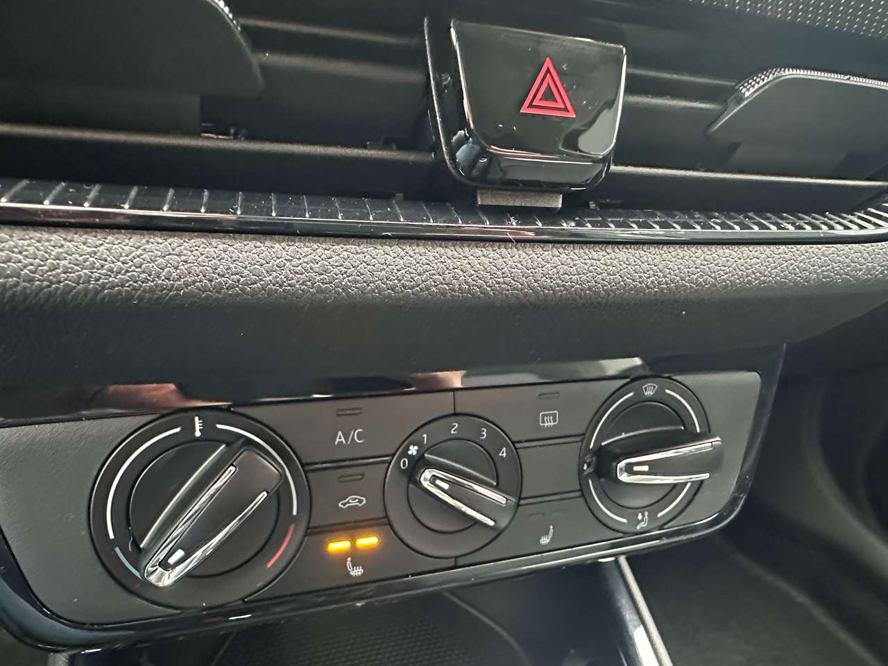 Skoda Fabia 1.0i  DSG  130years Camera GPS Verw zetels NIEUW — foto 14 van 15