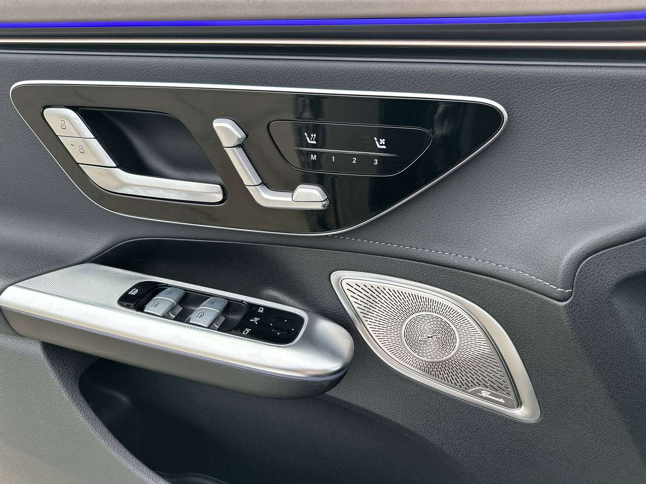 Mercedes-Benz EQE 350 350 Luxury Line Pano Dak Achterasbesturing Burmester — foto 18 van 19