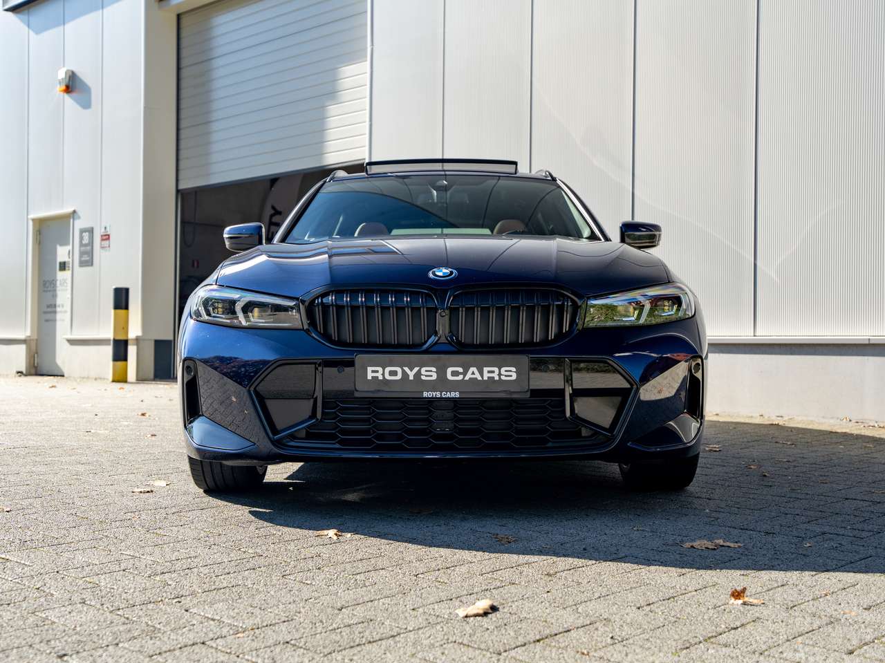 BMW 330 Touring 330e PHEV M-Sport Pro/Full PPF/Panorama/Head-up/360 Camera/Laser koplampen/Tanzanit individual/Zetelverwarming — foto 3 van 25