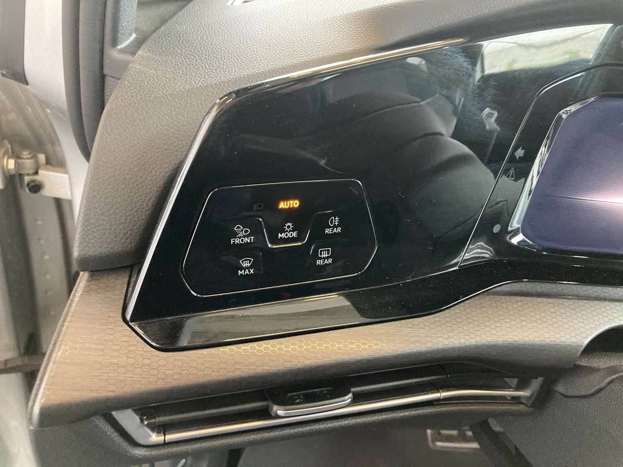 Volkswagen Golf GTE GTE PLUG-IN HYBRD AUTOMAAT+PANO DAK — foto 20 van 20