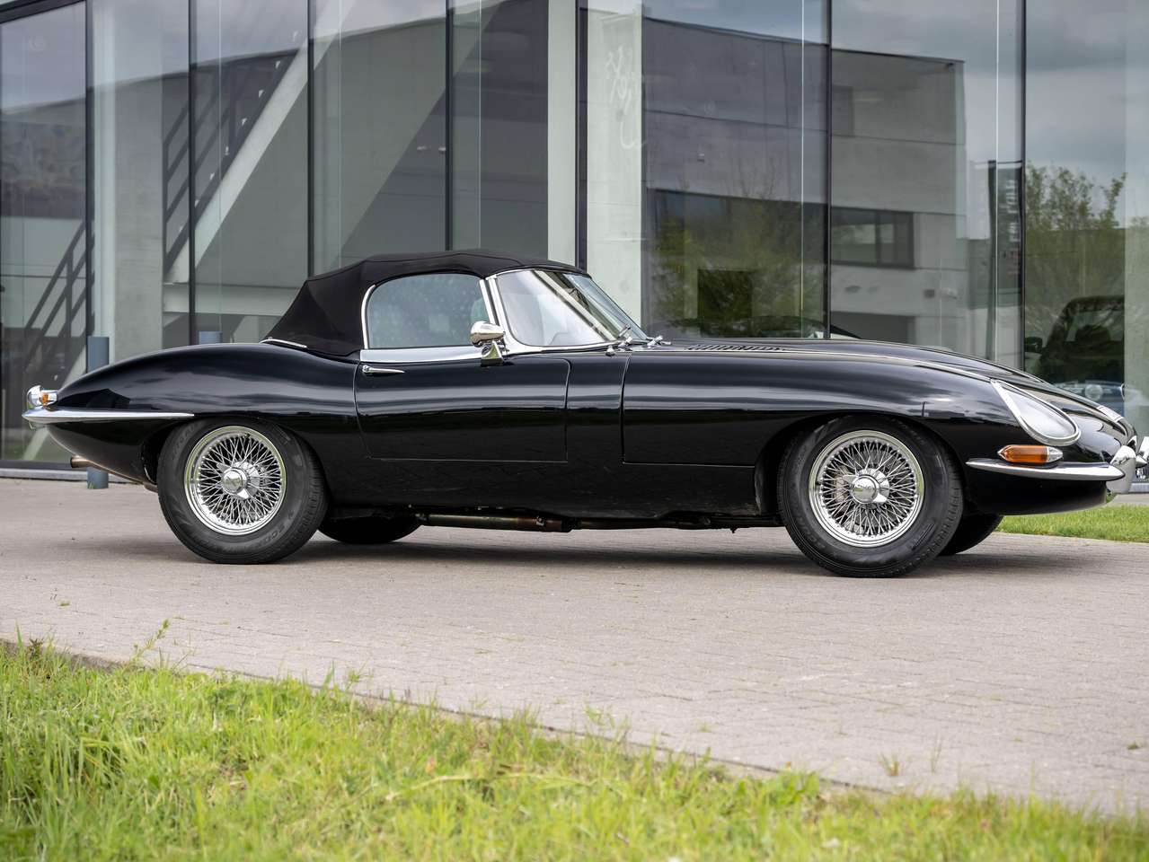 Jaguar E-Type 4.2 cabrio 5 speed — foto 3 van 25
