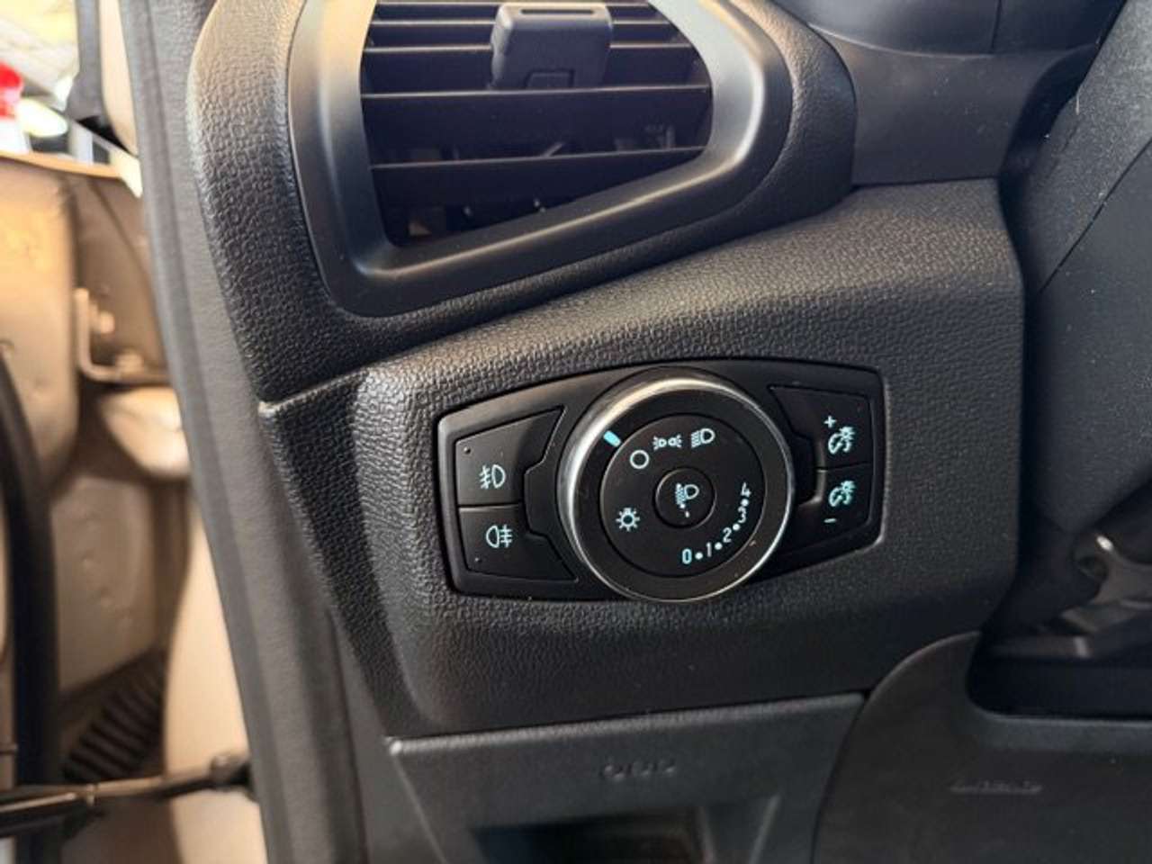 Ford EcoSport TREND BENZINE 76000KM — foto 15 van 20