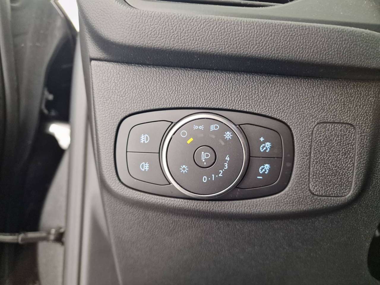 Ford Focus ST-LINE HYBRID BENZINE 23000KM!!!! — foto 15 van 15