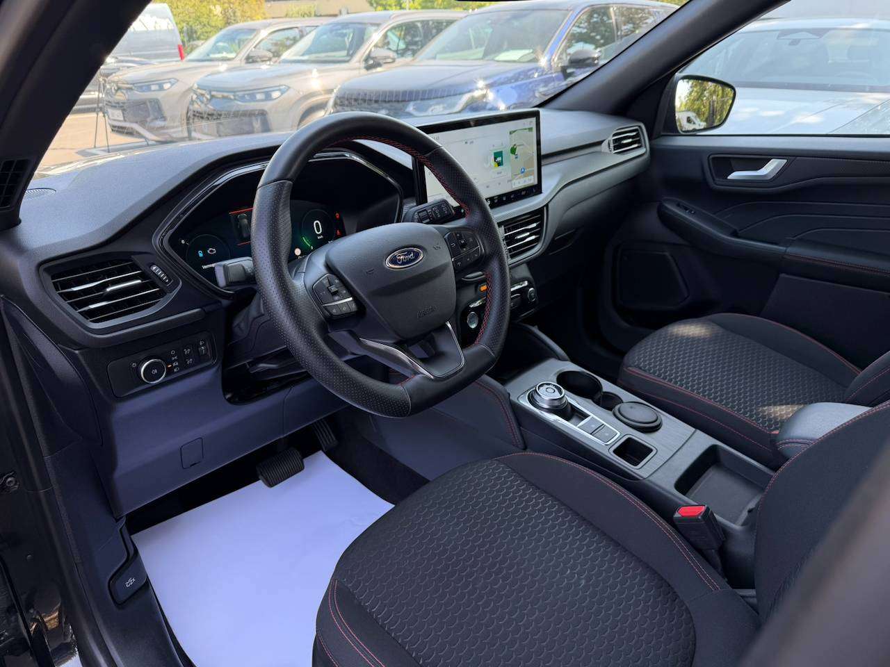 Ford Kuga FHEV ST-LINE LED CAMERA CARPLAY ZETEL- EN STUURVERWARMING — foto 4 van 18