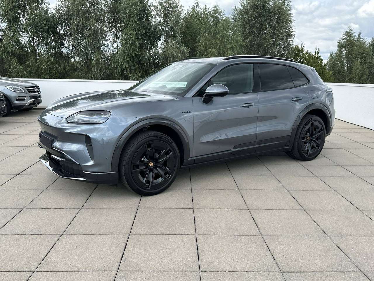Porsche Cayenne ELECTRIC Trekhaak Pano Dak 22" — foto 2 van 18