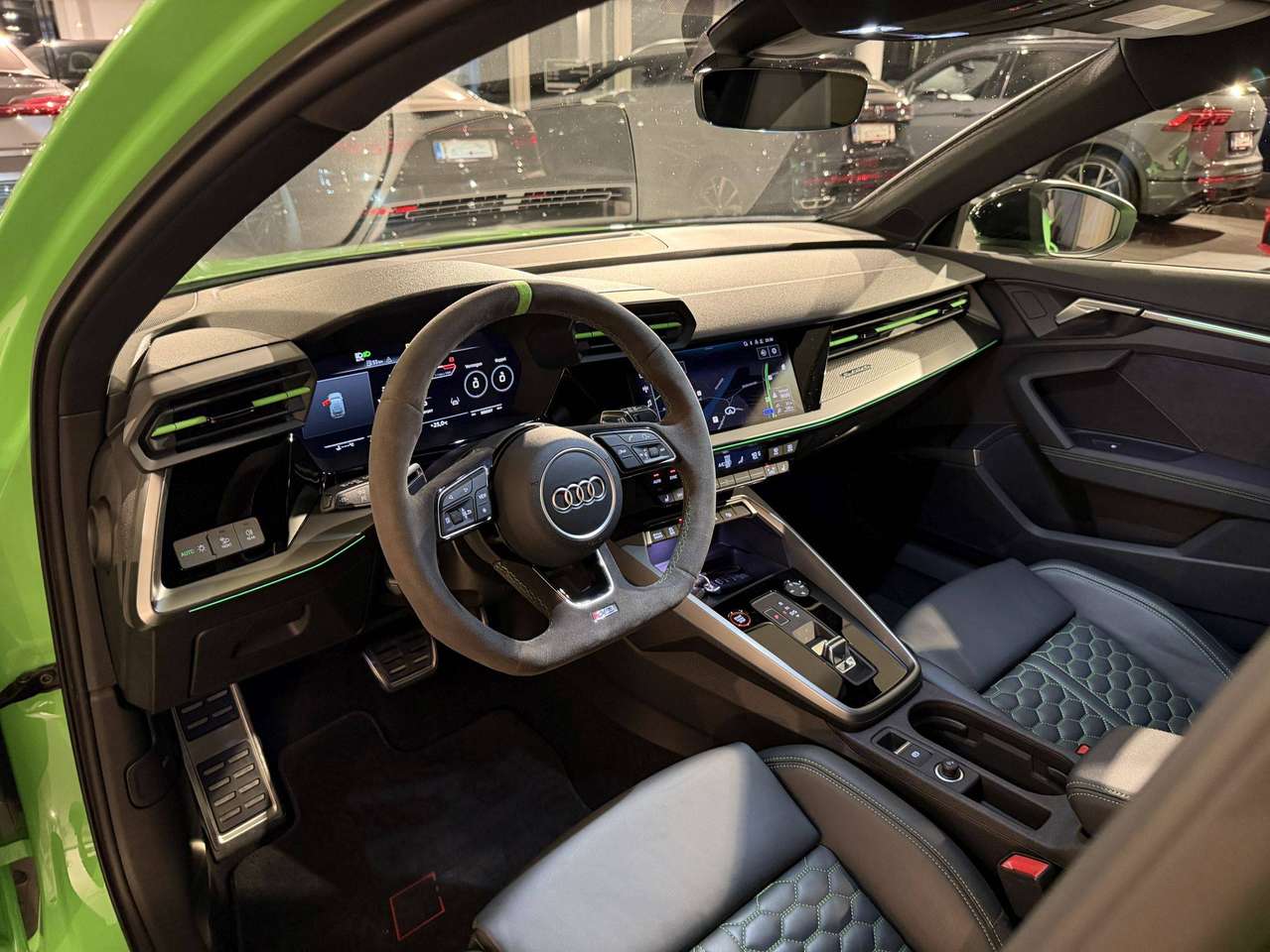 Audi RS3 SPORTBACK * KYALAMI GROEN * AUDI EXCLUSIVE *  DCC * LED * KEY LESS GO * LEDER PACK PLUS  * NAVI * ACC *B&O * MATRIX * — foto 10 van 25