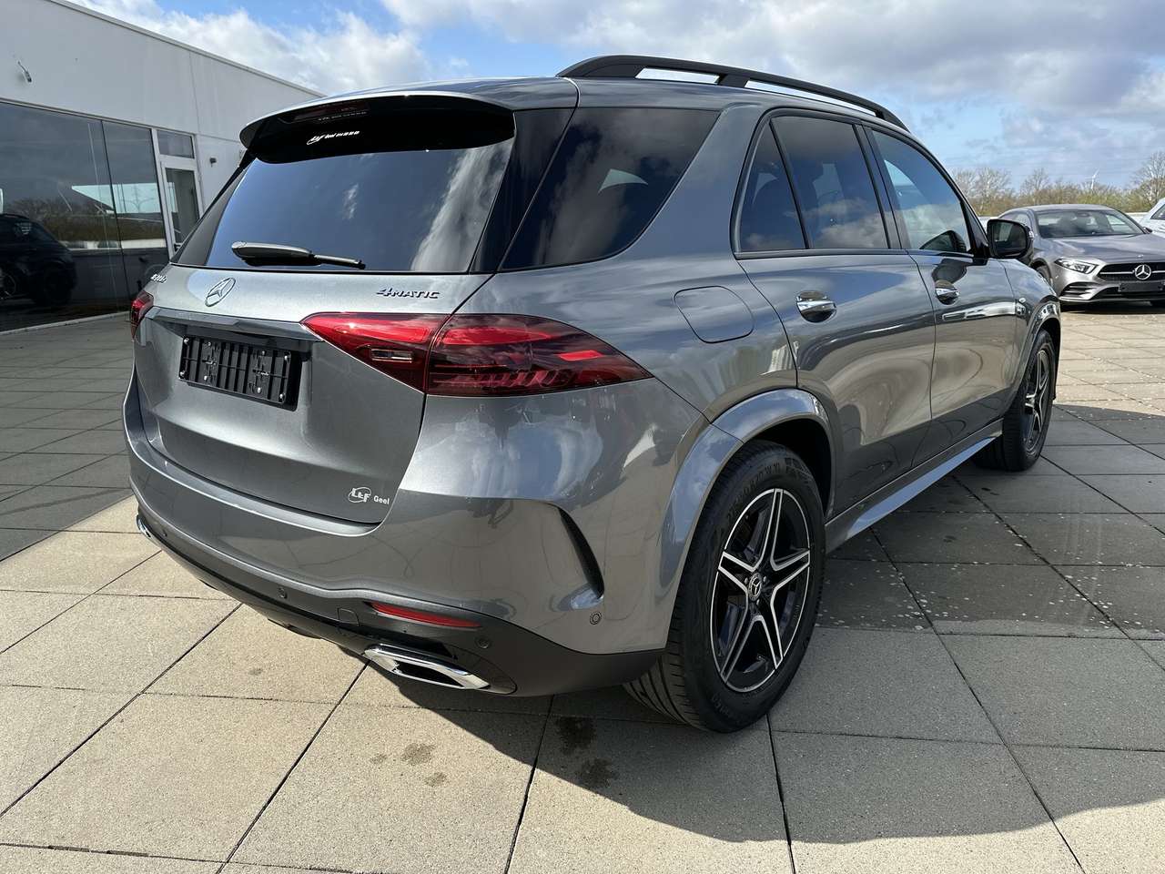 Mercedes-Benz GLE 400 E 4-Matic PHEV AMG Line Pan. dak Distronic Night — foto 7 van 19