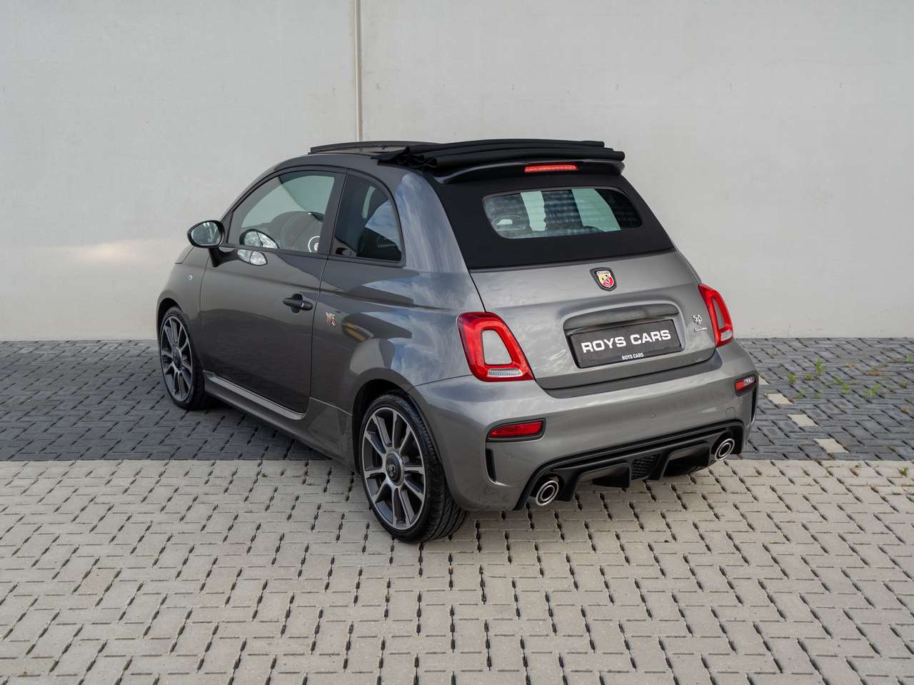 Abarth 595 Turismo 595C NEW CONDITION/BEATS AUDIO/PDC/NAVI/AIRCO/APPCONNECT — foto 11 van 25