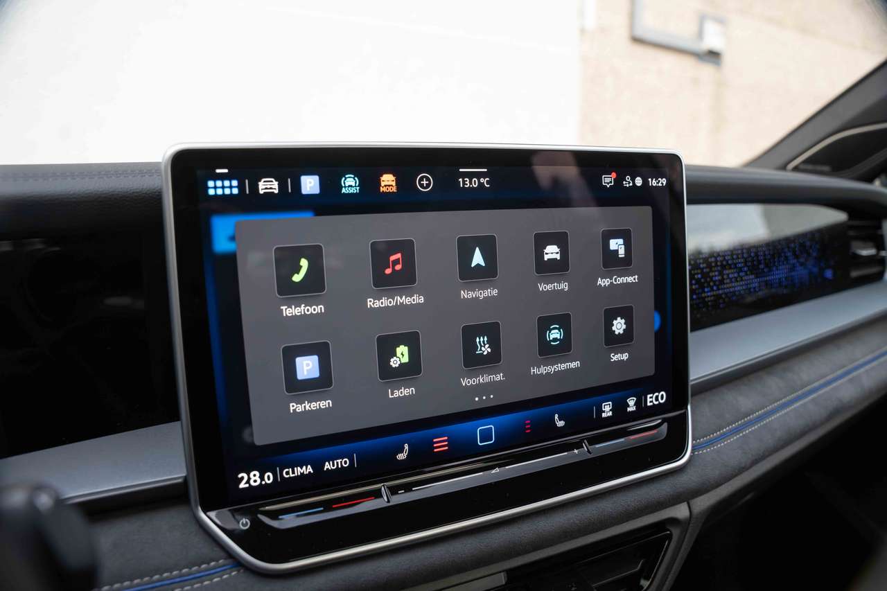 Volkswagen Tayron eHybrid R-LINE/PANO/IQLIGHTS/HUD/H&K/ACC/360/TREKH — foto 18 van 25