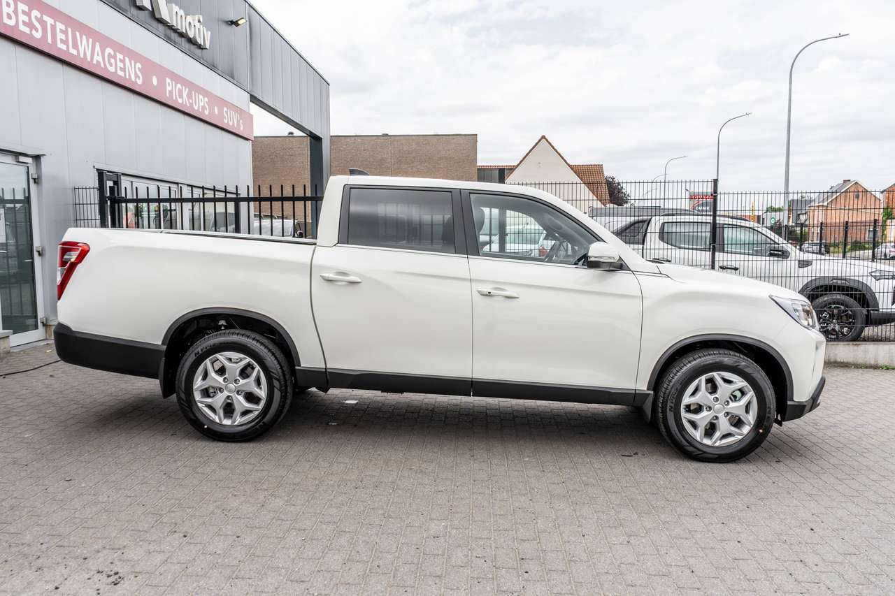 KGM Musso Grand 2.2D 4X4 Style - Automaat - 29.600ex — foto 2 van 19