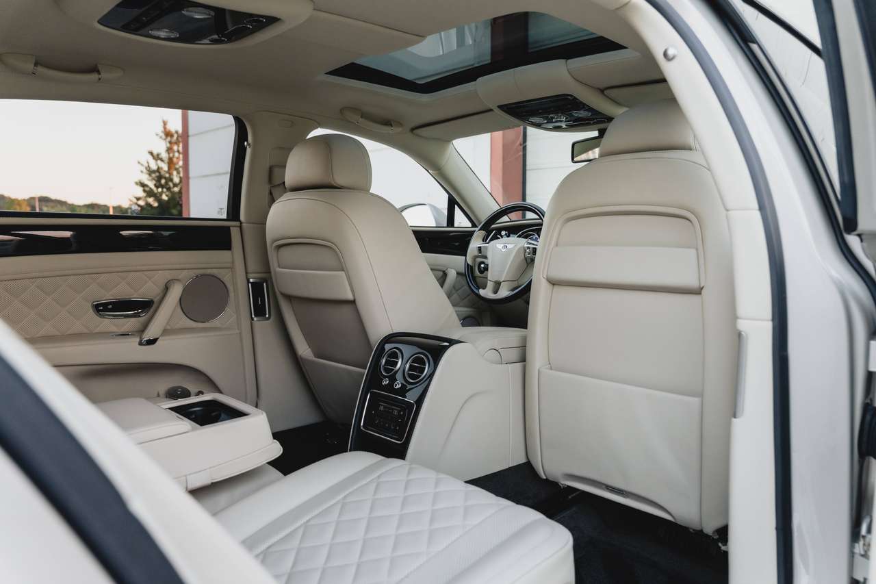 Bentley Flying Spur 4.0 V8 S - Mulliner Spec. - Bentley Historie — foto 25 van 25