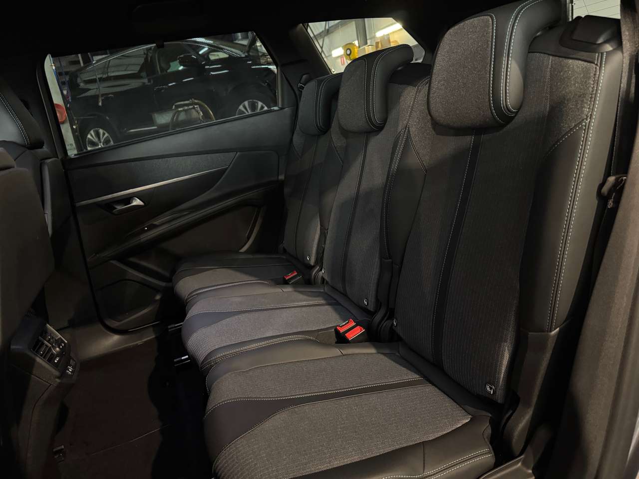 Peugeot 5008 1.2 PureTech Allure Pack — foto 7 van 18