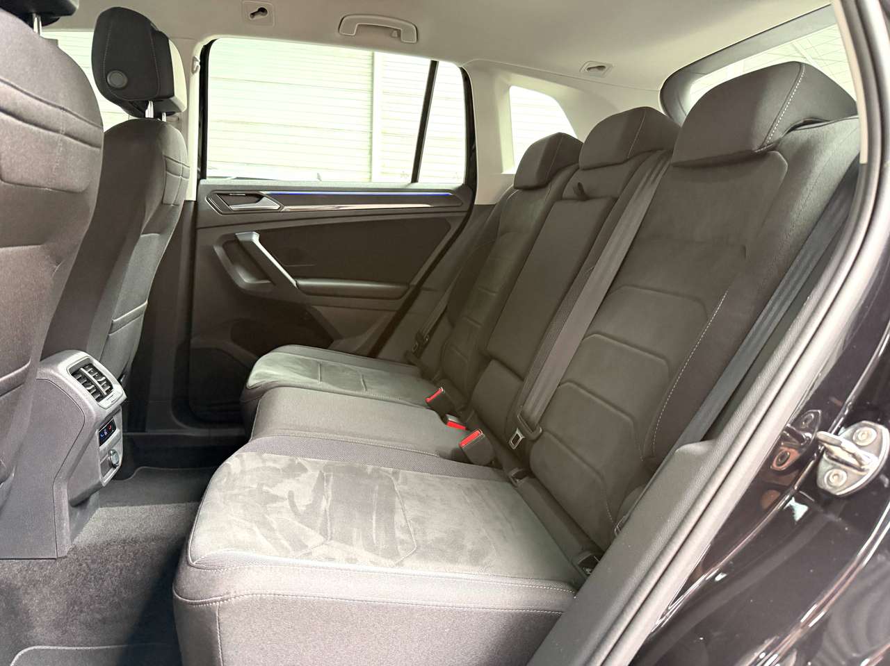 Volkswagen Tiguan Tiguan eHybrid 1.4 Elegance DSG (180 kW) CAMERA*DAB*CARPLAY*NAVI*LED*ACC*PDC*AC3Zone*SoH 93,33% — foto 15 van 25