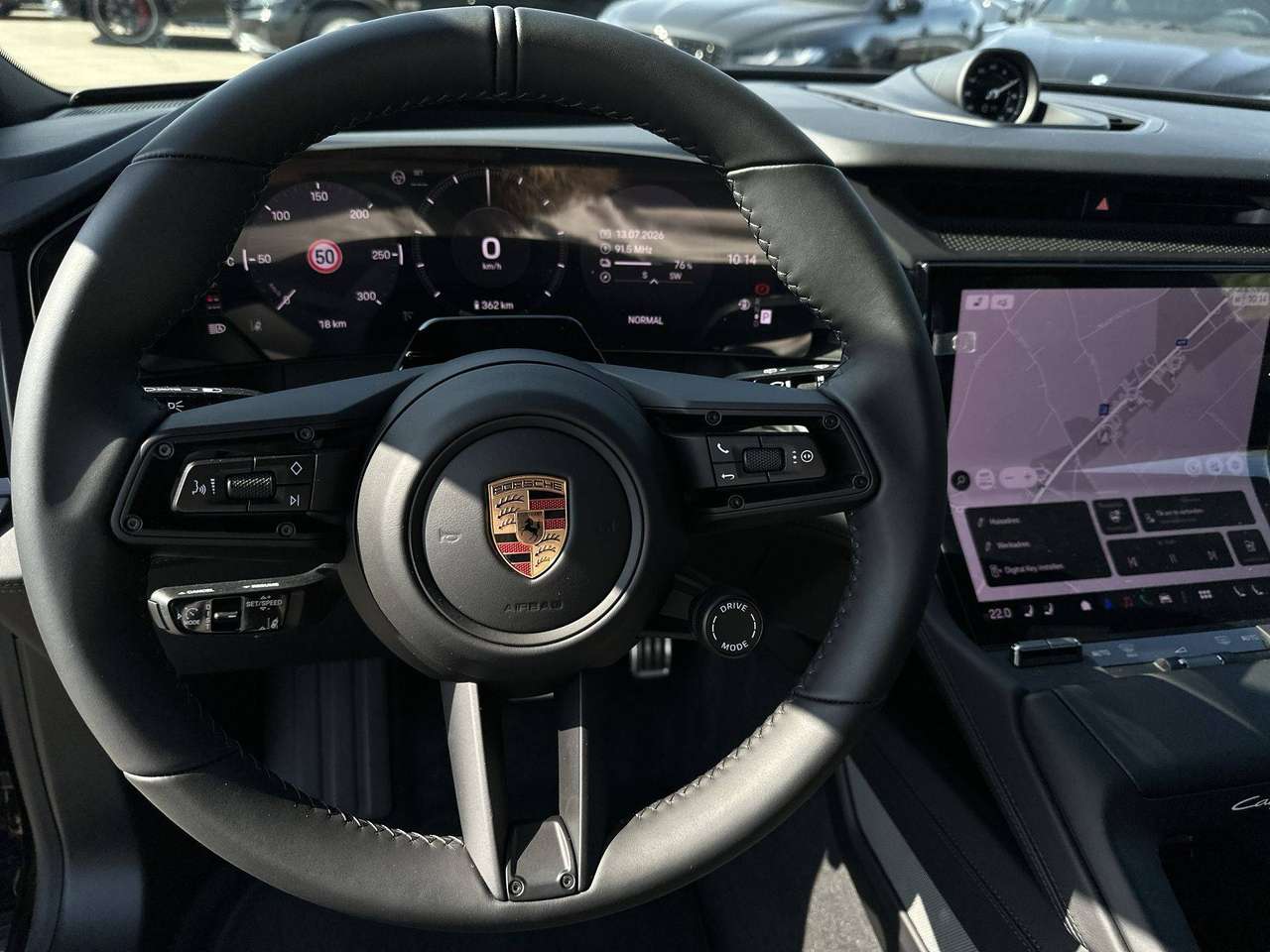 Porsche Cayenne ELECTRIC Trekhaak Pano Dak 22" Drive Assist Pano Dak — foto 12 van 19