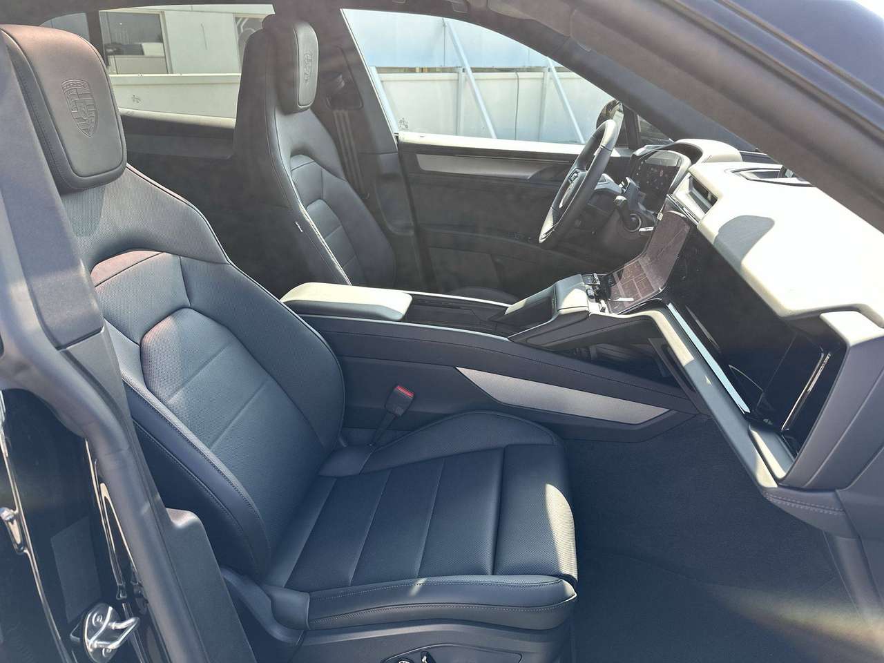 Porsche Cayenne ELECTRIC Trekhaak Pano Dak 22" Drive Assist Pano Dak — foto 17 van 19