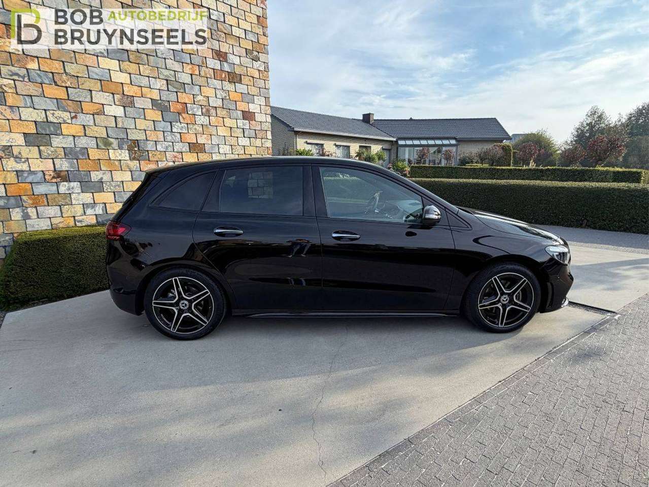 Mercedes-Benz B 180 Amg line | Nightpakket | 360° camera | Keyless Go — foto 2 van 25