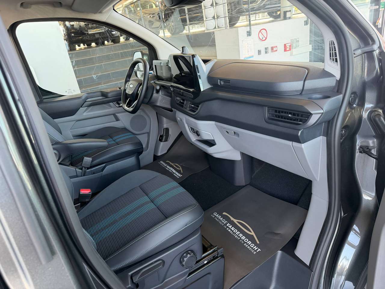 Ford Transit Custom MULTI-USE L2 SPORT PHEV 5 ZIT NIEUW OKM 45400+BTW — foto 10 van 21