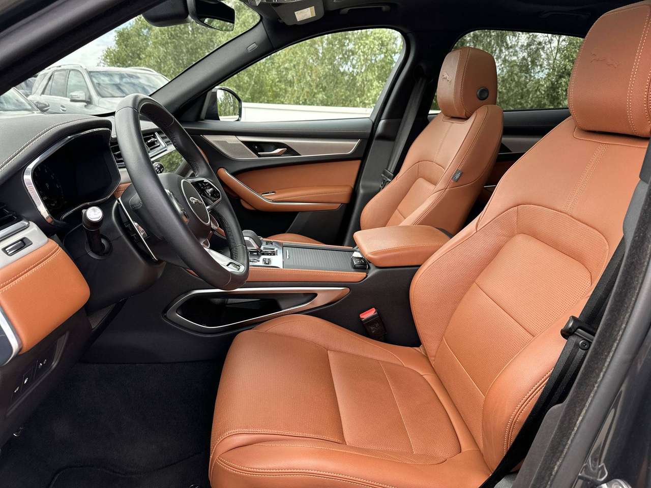 Jaguar F-Pace F-Pace PHEV 2.0 T AWD P400e R-Dynamic HSE — foto 15 van 19