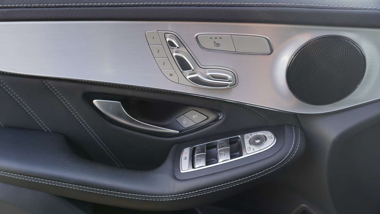 Mercedes-Benz GLC 63 AMG 4M/RIJASSIST/PANODAK/LUCHTVER/COMAND ONLINE/TREKH — foto 11 van 19