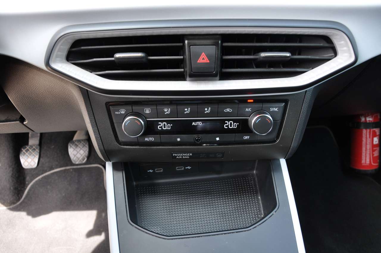 SEAT Arona 1.0 TSI "Move" Benzine - 24.500 Km - Manueel — foto 12 van 15