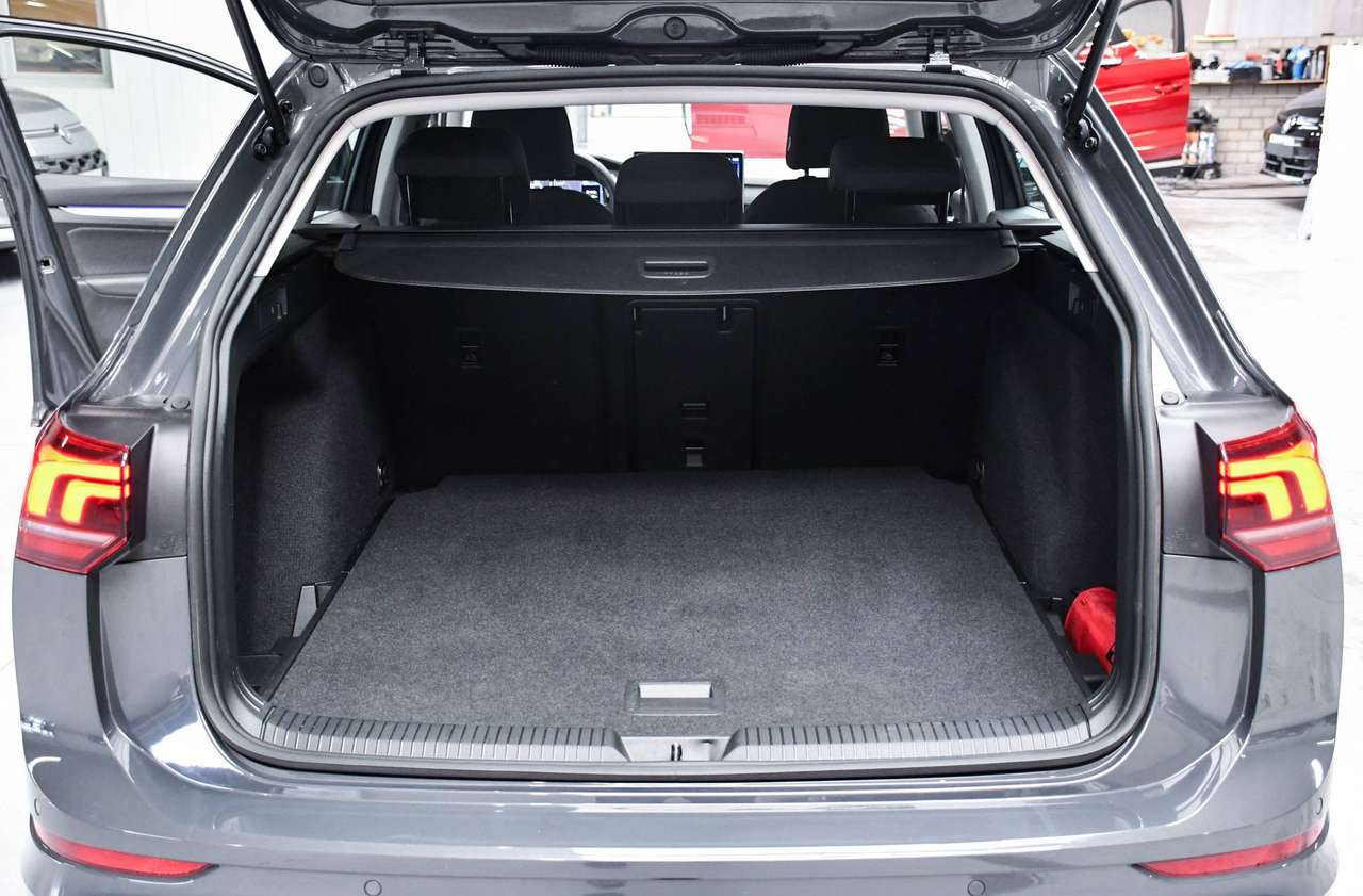 Volkswagen Golf Variant Golf Variant MHEV 1.5 eTSI Life DSG - TREKHAAK / NAVIGATIE / ACC / SMARTLINK / PDC — foto 18 van 19