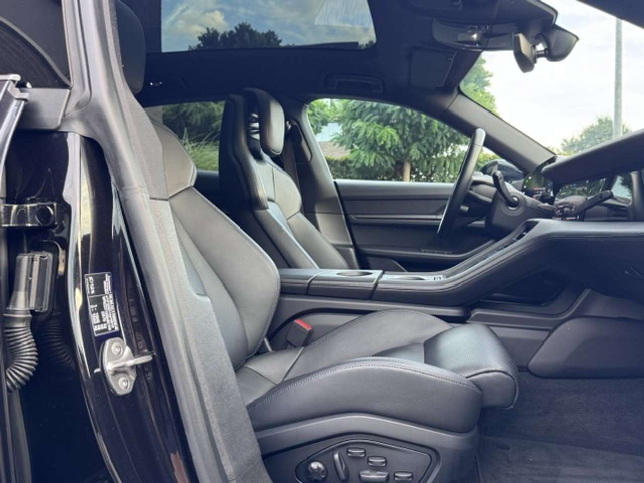 Porsche Taycan *VERKOCHT* — foto 13 van 25