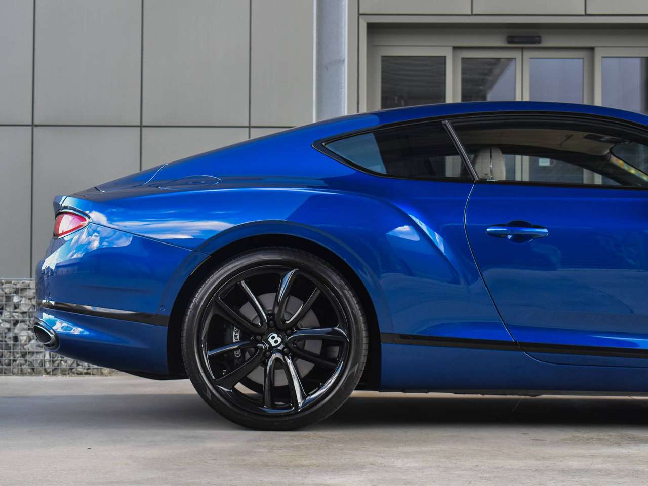 Bentley Continental GT 6.0 BiTurbo W12 / New Model / Sequin Blue / Full History — foto 23 van 25